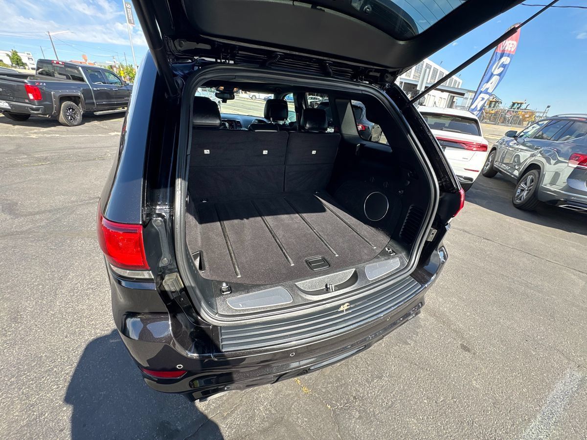 Used 2017 Jeep Grand Cherokee SRT AWD/4WD image 9