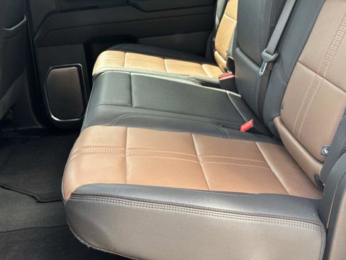 Used 2024 Chevrolet Silverado 2500 High Country w/ Technology Package AWD/4WD image 17