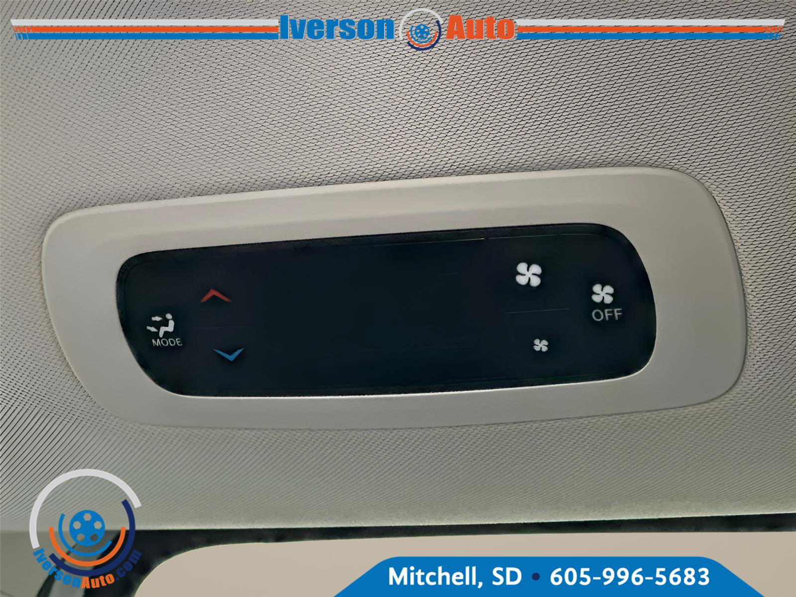 Used 2023 Chrysler Voyager LX FWD image 30
