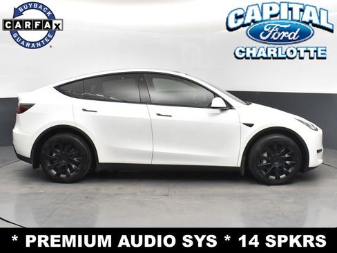 Used 2022 Tesla Model Y Long Range image 8