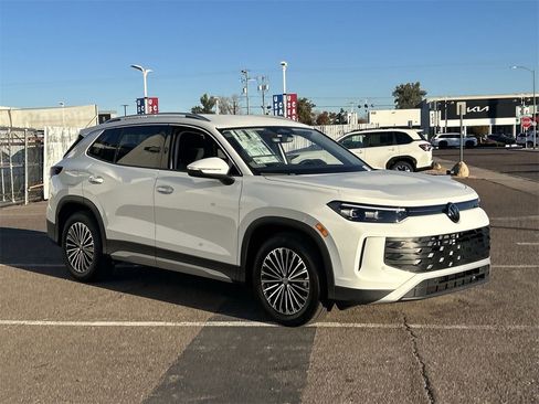 New 2026 Volkswagen Tiguan S image 2