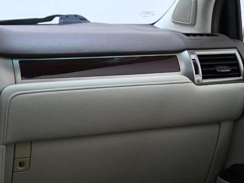 Used 2014 Lexus GX 460 w/ Premium Package AWD/4WD image 36