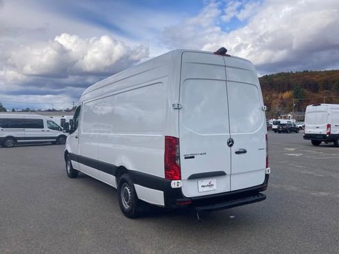 Used 2022 Mercedes-Benz Sprinter 2500 image 5