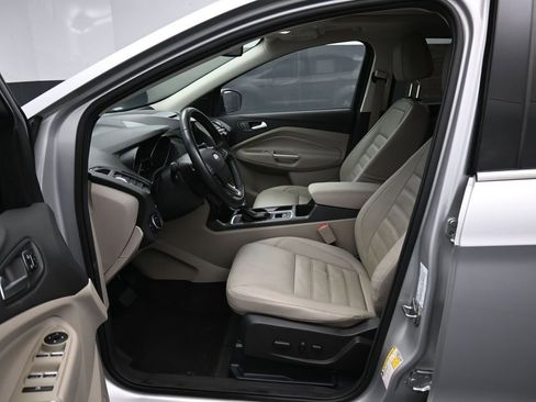 Used 2017 Ford Escape Titanium image 9