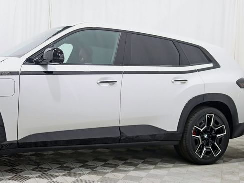 Used 2024 BMW XM AWD/4WD image 3