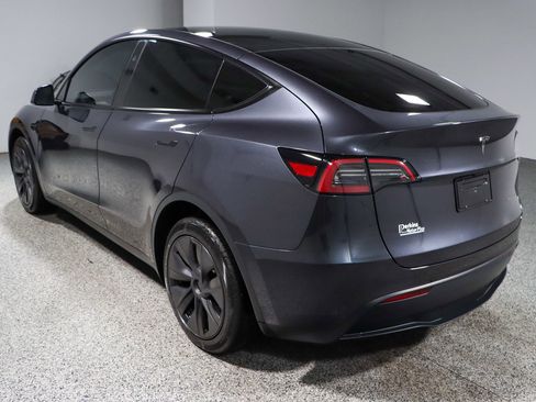 Used 2025 Tesla Model Y Long Range image 9