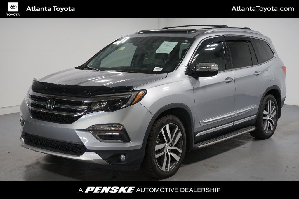 Used 2017 Honda Pilot Touring image 1