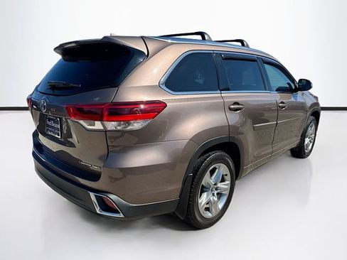 Used 2019 Toyota Highlander Limited AWD/4WD image 7