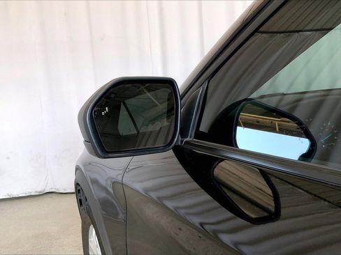 Used 2021 Ford Explorer XLT image 10