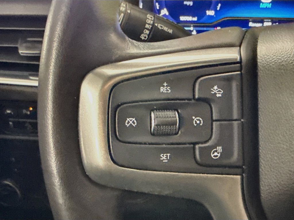 Used 2022 Chevrolet Tahoe Z71 w/ Luxury Package AWD/4WD image 11
