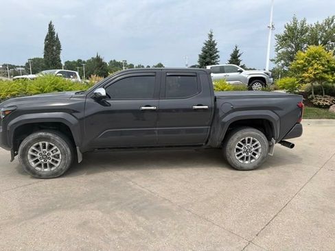 Used 2024 Toyota Tacoma Limited w/ Limited Package (LT) AWD/4WD image 8