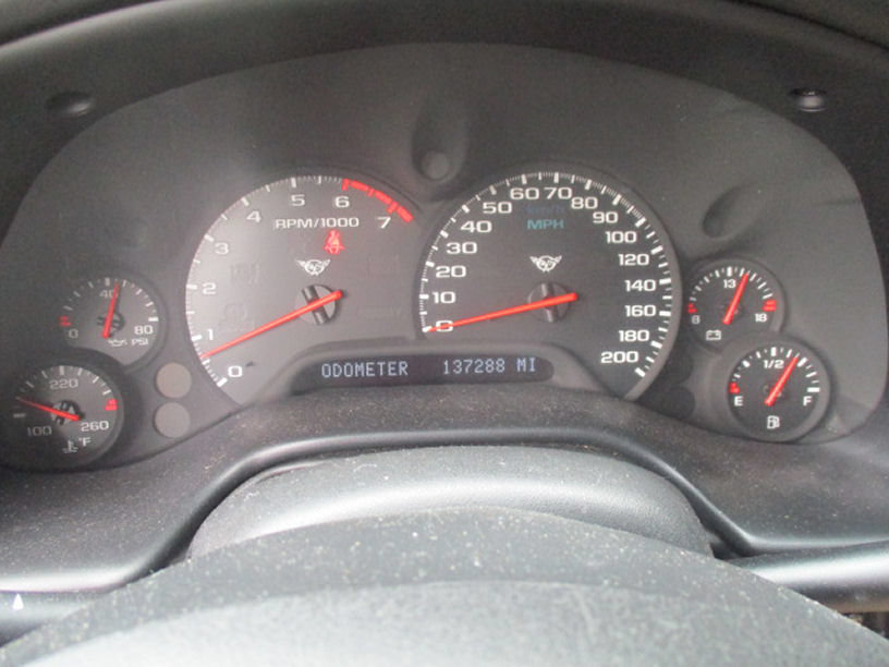 Used 2001 Chevrolet Corvette Coupe w/ Preferred Equipment Group2 RWD image 15