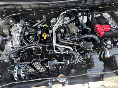 Used 2025 Nissan Altima 2.5 SV FWD image 31