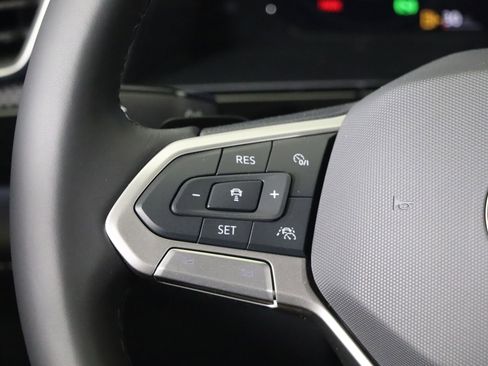 Used 2025 Volkswagen Atlas Cross Sport SEL Premium R-Line image 37