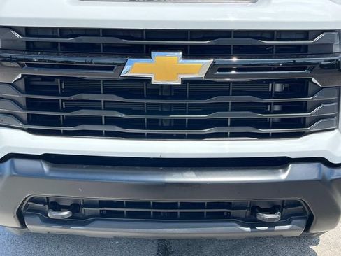 Used 2025 Chevrolet Silverado 2500 W/T AWD/4WD image 10