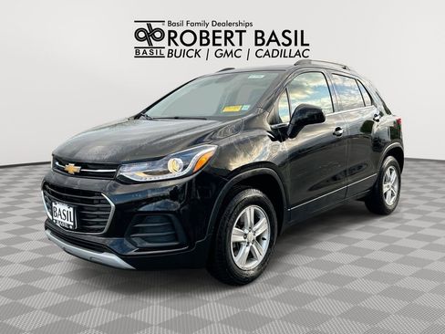 Used 2020 Chevrolet Trax LT w/ LT Convenience Package AWD/4WD image 1