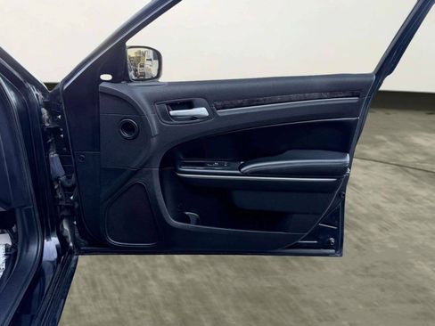 Used 2011 Chrysler 300 Limited RWD image 24
