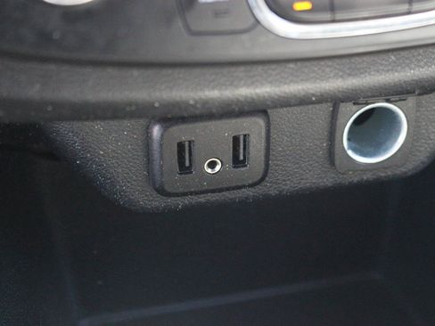 Used 2021 Chevrolet Traverse LS image 26