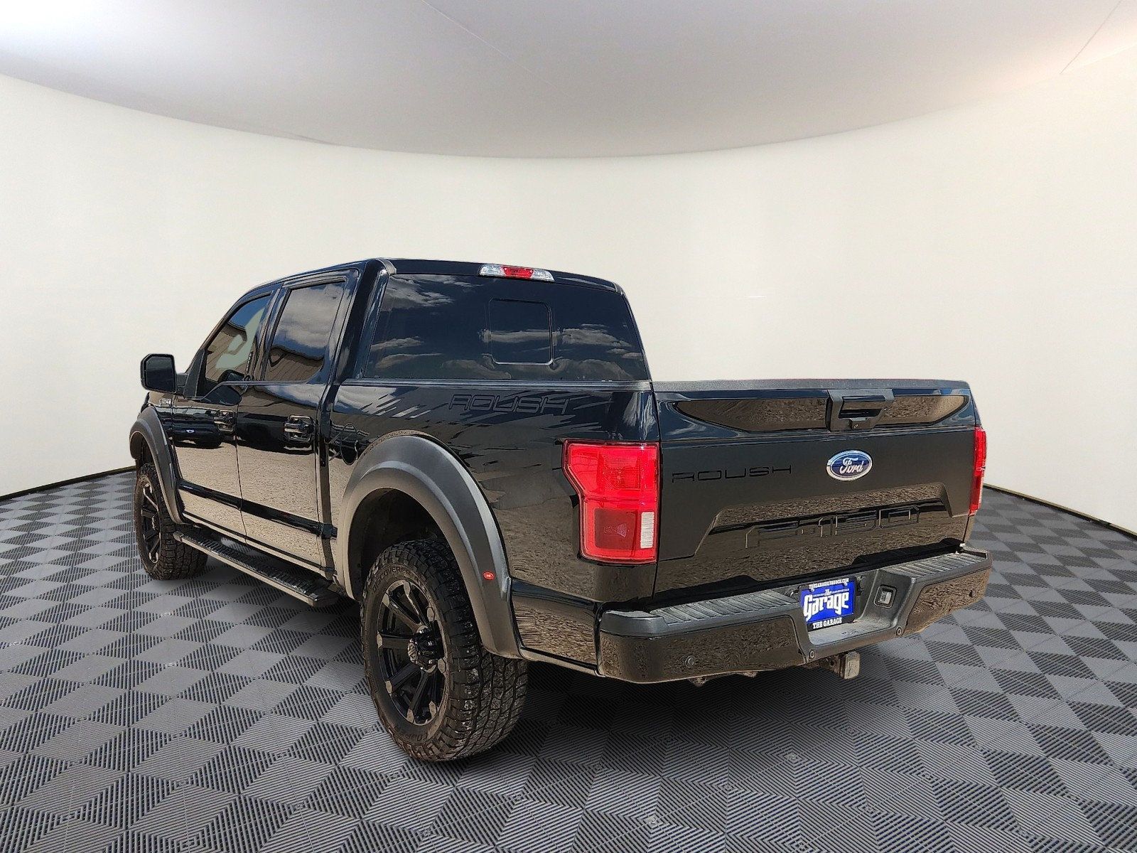 Used 2018 Ford F150 XLT w/ Equipment Group 302A Luxury AWD/4WD image 3