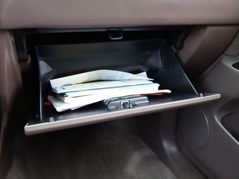 Used 2000 Toyota 4Runner SR5 image 36