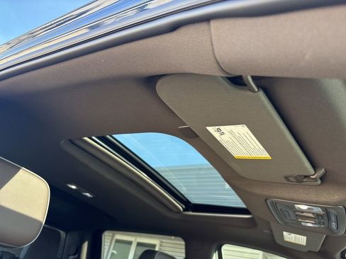 Used 2022 GMC Sierra 1500 Denali w/ Denali Reserve Package image 18