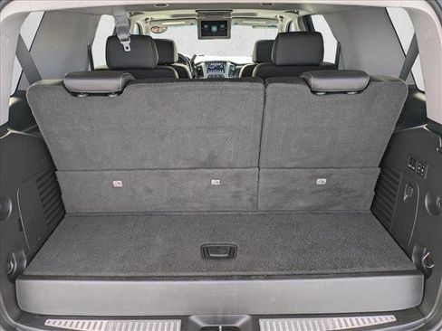Used 2019 GMC Yukon SLT w/ Premium Edition image 6