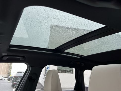 Used 2025 BMW X1 xDrive28i w/ Technology Package image 22