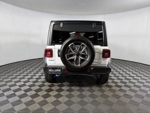 Used 2024 Jeep Wrangler Unlimited w/ Convenience Group image 7