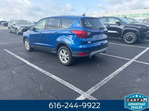 Used 2019 Ford Escape SE FWD image 3