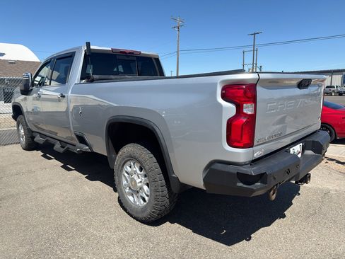 Used 2021 Chevrolet Silverado 2500 LTZ w/ LTZ Convenience Package AWD/4WD image 2