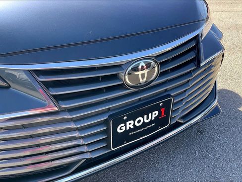 Used 2022 Toyota Avalon XLE image 29