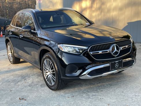 Certified 2025 Mercedes-Benz GLC 300 4MATIC image 4