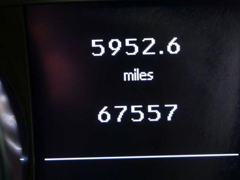 Used 2013 Mercedes-Benz SLK 250 image 9