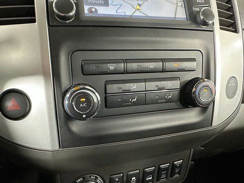 Used 2015 Nissan Xterra PRO-4X w/ Pro-4x Leather Package AWD/4WD image 16