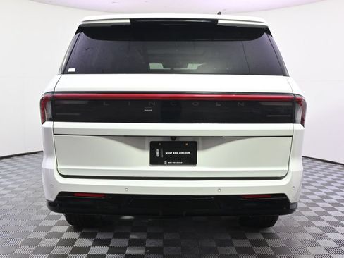 New 2026 Lincoln Navigator Reserve w/ Jet Appearance Package AWD/4WD image 5