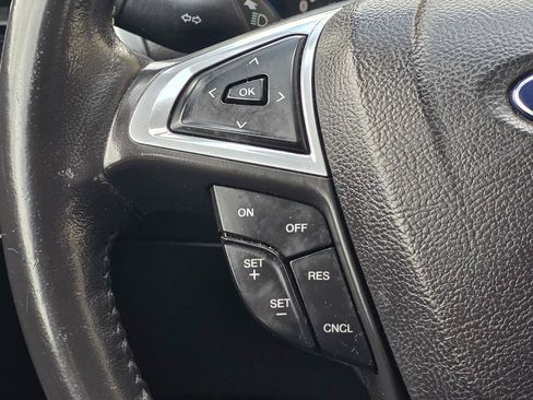 Used 2014 Ford Fusion SE w/ Equipment Group 201A FWD image 19