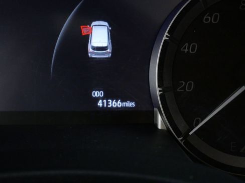 Used 2023 Toyota Highlander XLE image 21