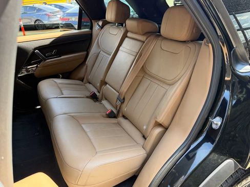 Used 2023 Land Rover Range Rover Sport SE AWD/4WD image 30