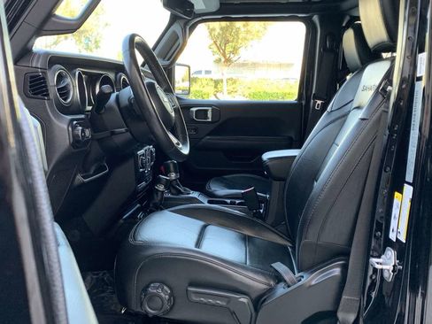 Used 2019 Jeep Wrangler Unlimited Sahara image 26