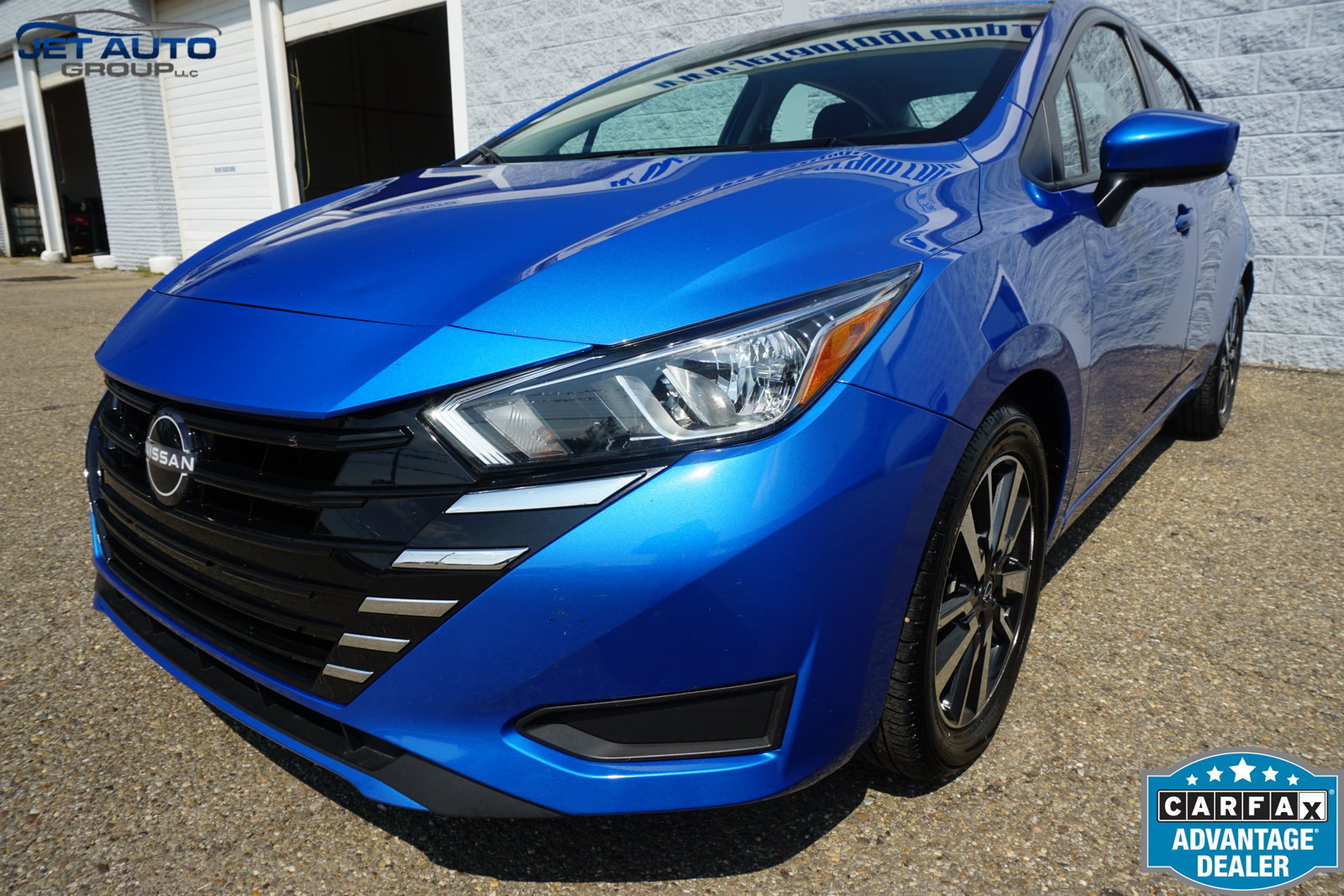 Used 2024 Nissan Versa SV FWD image 5