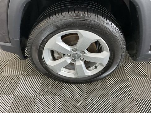 Used 2018 Jeep Compass Latitude w/ Popular Equipment Group image 29