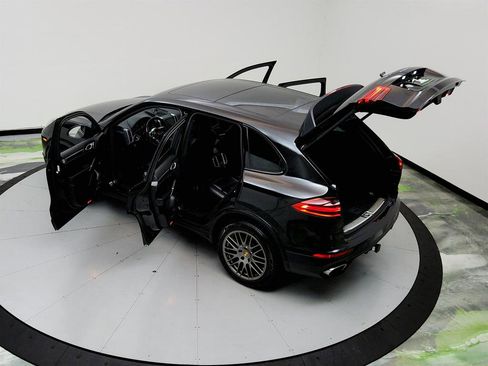 Used 2017 Porsche Cayenne Platinum Edition AWD/4WD image 42