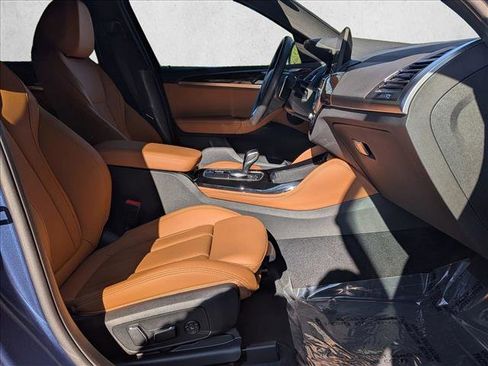 Used 2025 BMW X4 xDrive30i AWD/4WD image 22