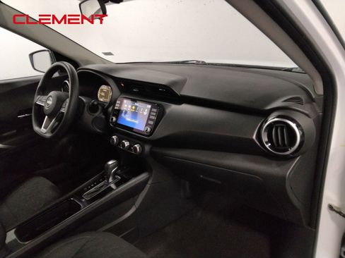 Used 2023 Nissan Kicks SV image 41