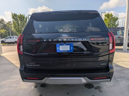 Used 2025 Ford Expedition Max Platinum w/ Platinum Ultimate Package AWD/4WD image 5