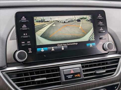 Used 2018 Honda Accord EX image 13