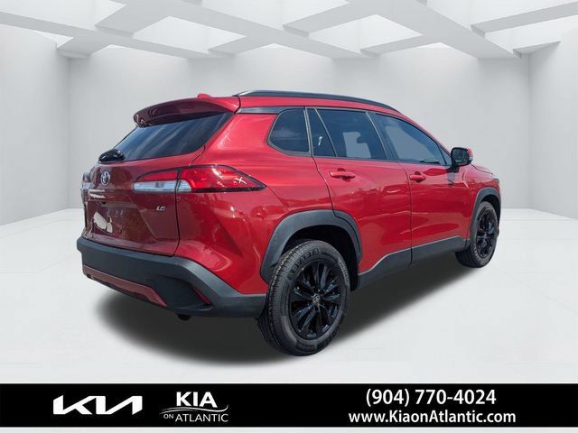 Used 2022 Toyota Corolla Cross LE w/ Moonroof Package FWD image 3