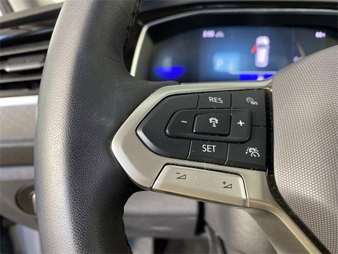 Used 2022 Volkswagen Jetta SE w/ Panoramic Sunroof Package image 15