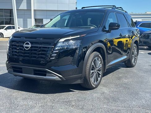 New 2026 Nissan Pathfinder Platinum AWD/4WD image 1