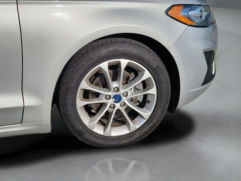 Used 2019 Ford Fusion SE FWD image 15